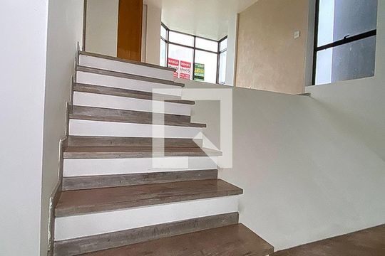 Escada de apartamento à venda com 1 quarto, 74m² em Centro, Novo Hamburgo