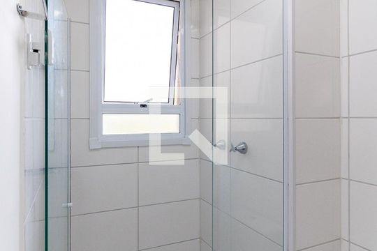 Banheiro de apartamento à venda com 2 quartos, 40m² em Parque Bristol, São Paulo