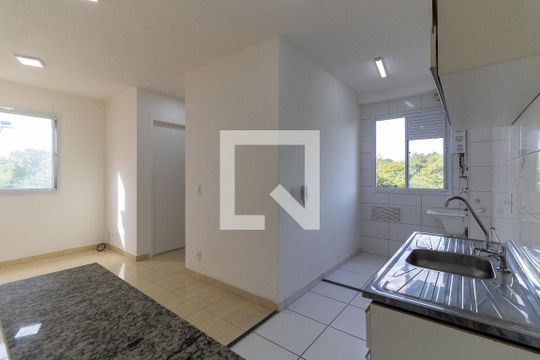 Cozinha de apartamento à venda com 2 quartos, 40m² em Parque Bristol, São Paulo
