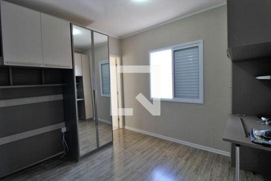 Suíte 1 de casa à venda com 3 quartos, 170m² em Vila Marari, São Paulo