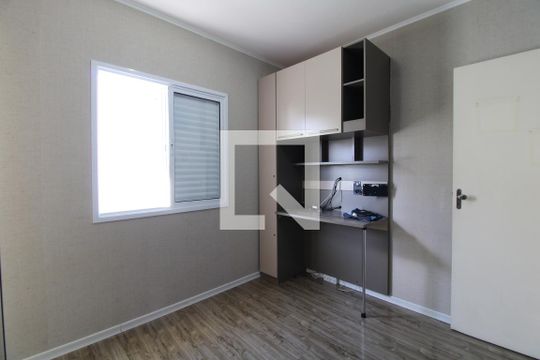 Suíte 1 de casa à venda com 3 quartos, 170m² em Vila Marari, São Paulo