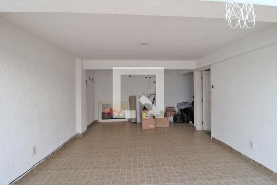Garagem de casa à venda com 3 quartos, 170m² em Vila Marari, São Paulo