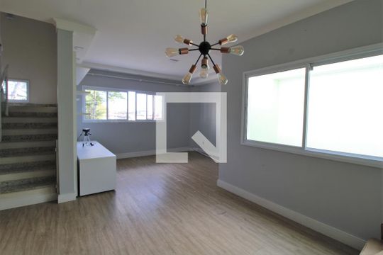 Sala de casa à venda com 3 quartos, 170m² em Vila Marari, São Paulo