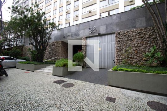 Fachada de apartamento para alugar com 4 quartos, 150m² em Laranjeiras, Rio de Janeiro