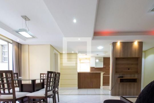 Sala de estar de apartamento para alugar com 2 quartos, 80m² em Centro, Florianópolis