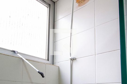 Banheiro de apartamento para alugar com 2 quartos, 80m² em Centro, Florianópolis