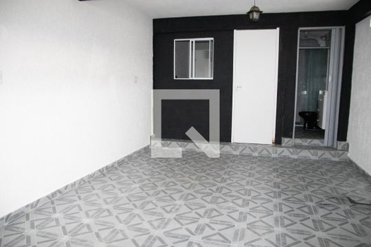 Quintal de casa à venda com 4 quartos, 200m² em Vila Maria Alta, São Paulo
