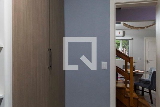 Escritório de casa de condomínio à venda com 3 quartos, 100m² em Humaitá, Porto Alegre