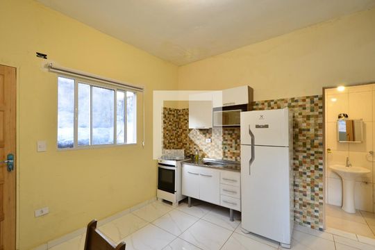Sala/Cozinha de kitnet/studio para alugar com 1 quarto, 21m² em Chácara Inglesa, São Paulo
