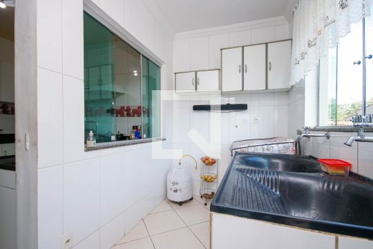 Área de Serviço de casa para alugar com 2 quartos, 360m² em Bom Retiro, Betim
