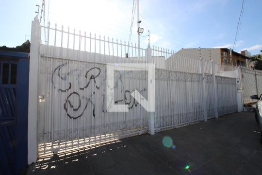 Fachada de casa para alugar com 2 quartos, 74m² em Taguatinga Sul, Brasília