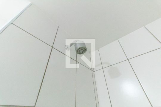 Banheiro de apartamento à venda com 2 quartos, 58m² em Jardim Flor da Montanha, Guarulhos