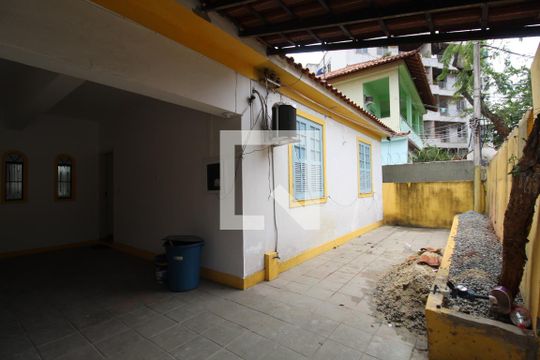 Frente da casa de casa à venda com 3 quartos, 200m² em Tanque, Rio de Janeiro