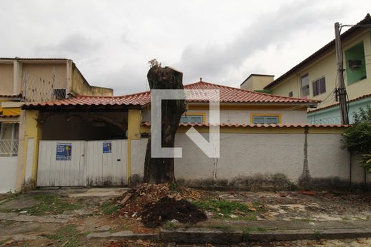 Fachada de casa à venda com 3 quartos, 200m² em Tanque, Rio de Janeiro