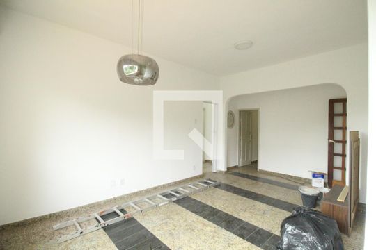 Sala de casa à venda com 3 quartos, 200m² em Tanque, Rio de Janeiro