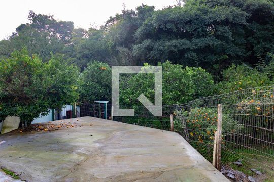 Vista de casa à venda com 2 quartos, 70m² em Centro, Viamão
