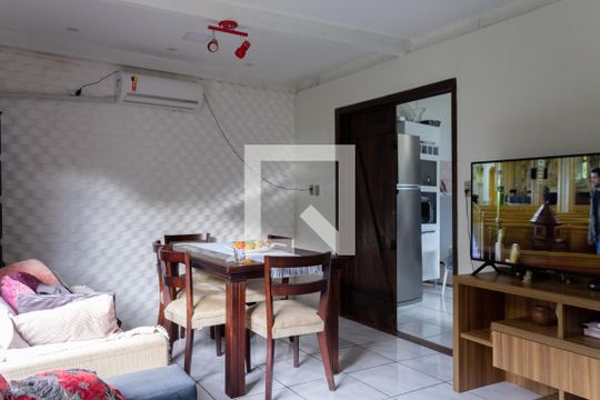 Sala de casa à venda com 2 quartos, 70m² em Centro, Viamão