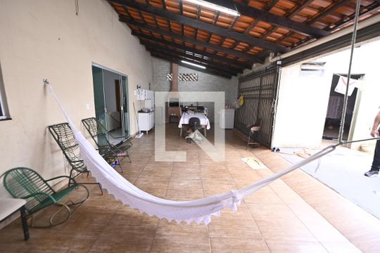 Churrasqueira de casa à venda com 3 quartos, 80m² em Parque Santa Rita, Goiânia
