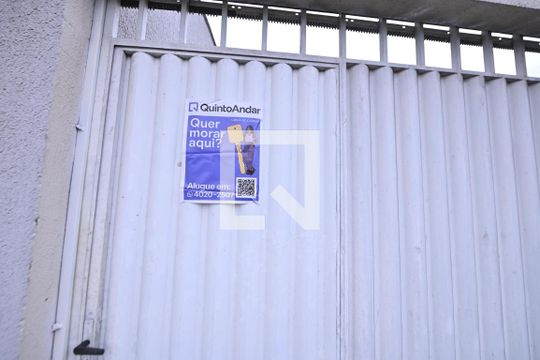 Fachada de casa à venda com 3 quartos, 80m² em Parque Santa Rita, Goiânia
