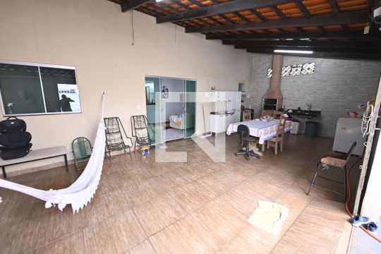 Churrasqueira de casa à venda com 3 quartos, 80m² em Parque Santa Rita, Goiânia