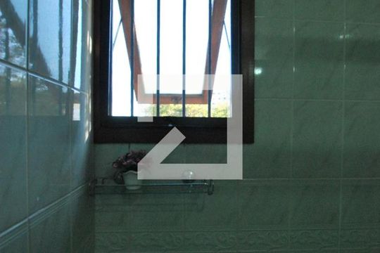 Banheiro de apartamento à venda com 3 quartos, 167m² em Cristal, Porto Alegre