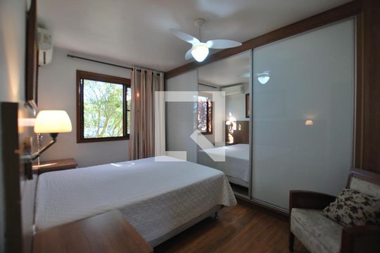 Suíte de apartamento à venda com 3 quartos, 167m² em Cristal, Porto Alegre