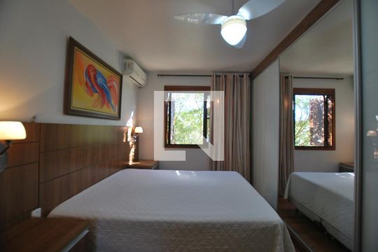 Suíte de apartamento à venda com 3 quartos, 167m² em Cristal, Porto Alegre