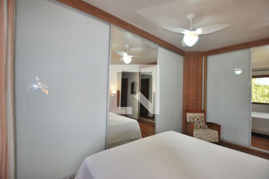 Suíte de apartamento à venda com 3 quartos, 167m² em Cristal, Porto Alegre