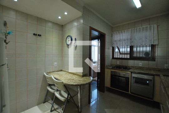 Cozinha de apartamento à venda com 3 quartos, 167m² em Cristal, Porto Alegre