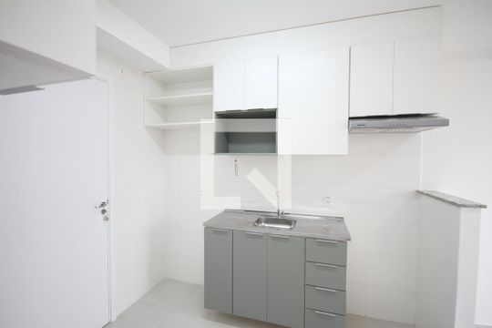 Cozinha de apartamento para alugar com 1 quarto, 29m² em Jardim da Gloria, São Paulo