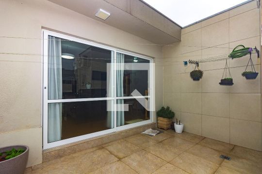 Área Externa de apartamento à venda com 4 quartos, 128m² em Vila Ipiranga, Porto Alegre
