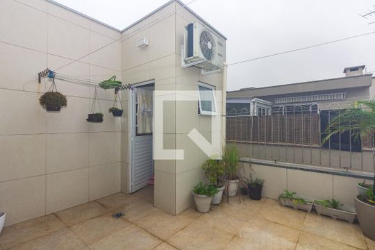 Área Externa de apartamento à venda com 4 quartos, 128m² em Vila Ipiranga, Porto Alegre