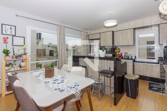 Cozinha de apartamento à venda com 4 quartos, 128m² em Vila Ipiranga, Porto Alegre
