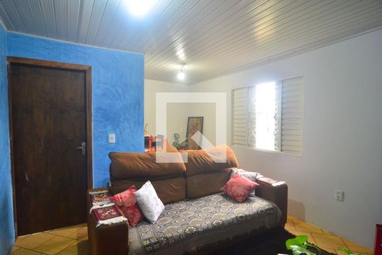 Sala de casa à venda com 2 quartos, 300m² em Olaria, Canoas