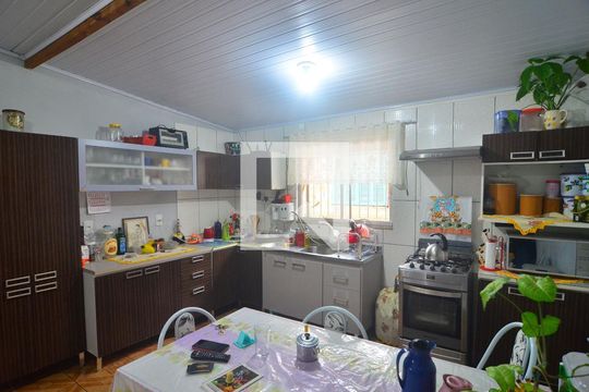 Cozinha de casa à venda com 2 quartos, 300m² em Olaria, Canoas