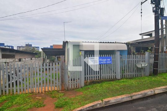 Fachada de casa à venda com 2 quartos, 300m² em Olaria, Canoas