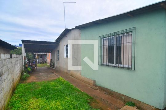 Pátio de casa à venda com 2 quartos, 300m² em Olaria, Canoas