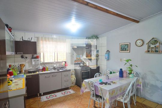 Cozinha de casa à venda com 2 quartos, 300m² em Olaria, Canoas