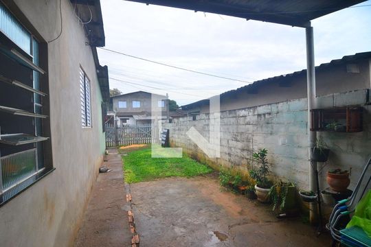 Pátio de casa à venda com 2 quartos, 300m² em Olaria, Canoas