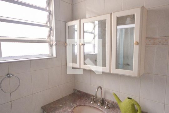 Banheiro de casa para alugar com 3 quartos, 200m² em Vila Moraes, São Paulo