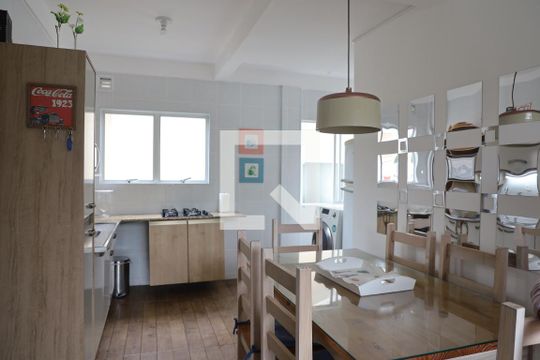 Cozinha  de apartamento para alugar com 2 quartos, 60m² em Canasvieiras, Florianópolis