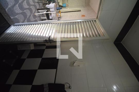 Banheiro de Serviço de casa à venda com 3 quartos, 220m² em Vila Kosmos, Rio de Janeiro