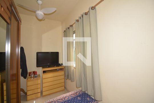 Quarto 3 de casa à venda com 3 quartos, 220m² em Vila Kosmos, Rio de Janeiro