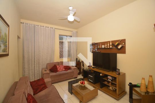 Sala de casa à venda com 3 quartos, 220m² em Vila Kosmos, Rio de Janeiro