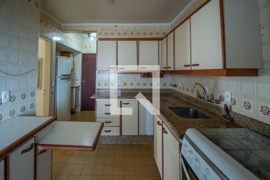 Cozinha de apartamento para alugar com 4 quartos, 100m² em Jardim das Paineiras, Campinas