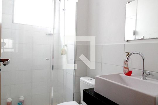 Banheiro de apartamento para alugar com 2 quartos, 50m² em Caguassu, Sorocaba