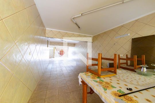 Casa à venda com 4 quartos, 227m² em Vila Cleonice, São Paulo