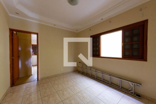 Casa à venda com 4 quartos, 227m² em Vila Cleonice, São Paulo