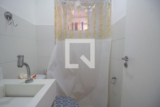 Banheiro de apartamento para alugar com 3 quartos, 65m² em Vargem Pequena, Rio de Janeiro