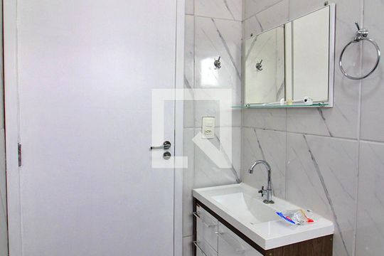 Banheiro da Suíte de casa para alugar com 3 quartos, 130m² em Vila Pinheirinho, Santo André